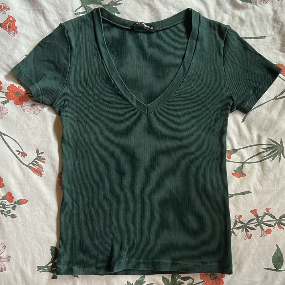 Brandy Melville Forest Green V-Neck Short sleeve Tee